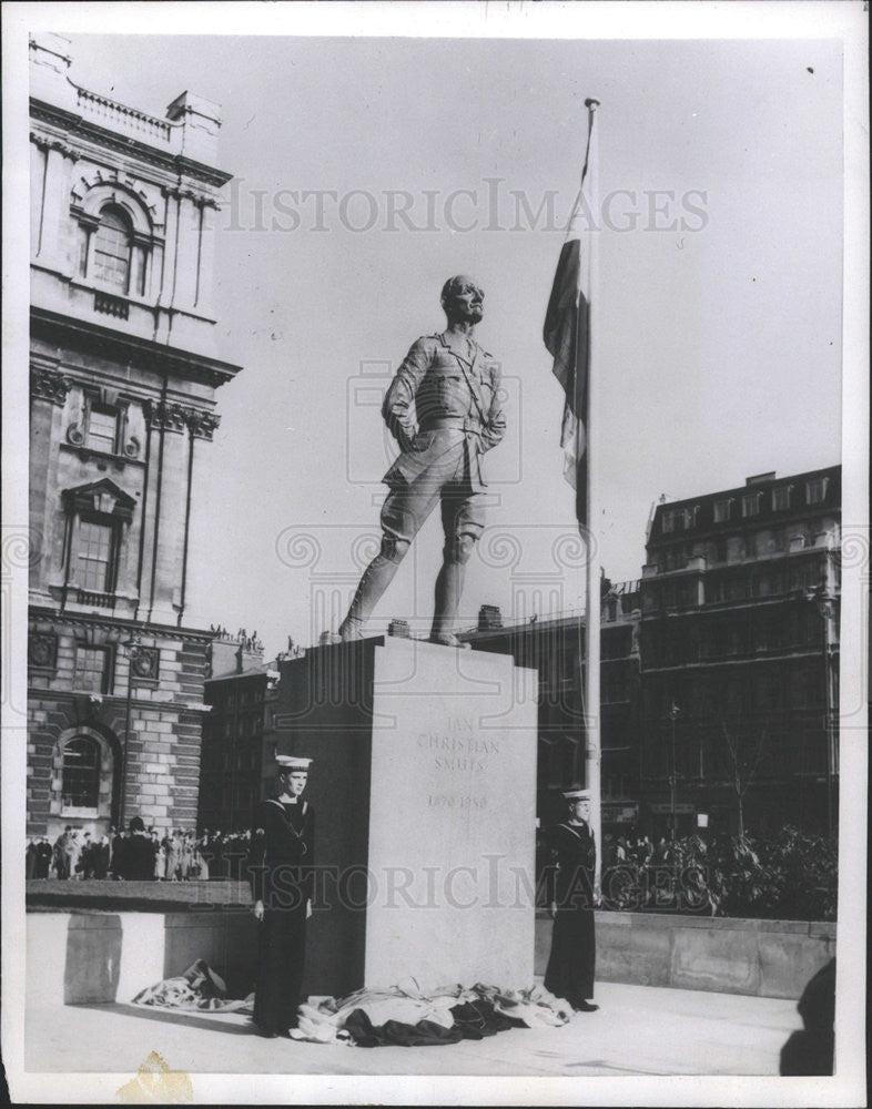 1956 Press Photo Jan Christian Smuts memorial statue in South Africa - Historic Images