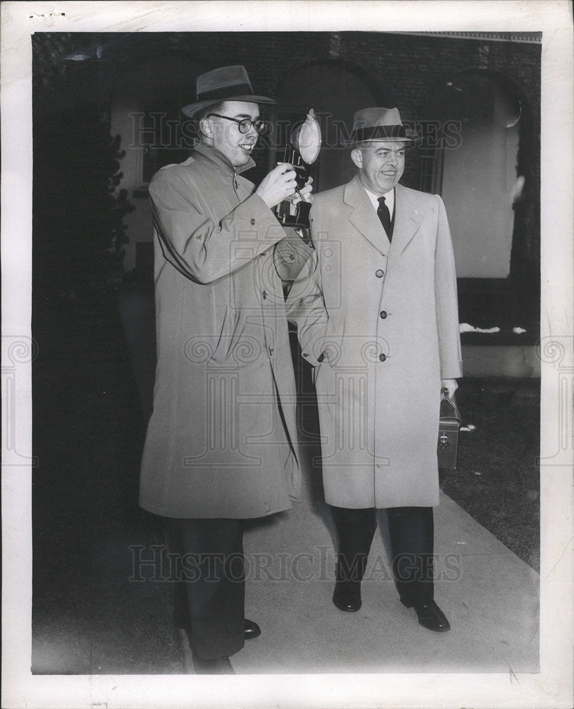 1951 Press Photo James L. Palmer and his father - Historic Images