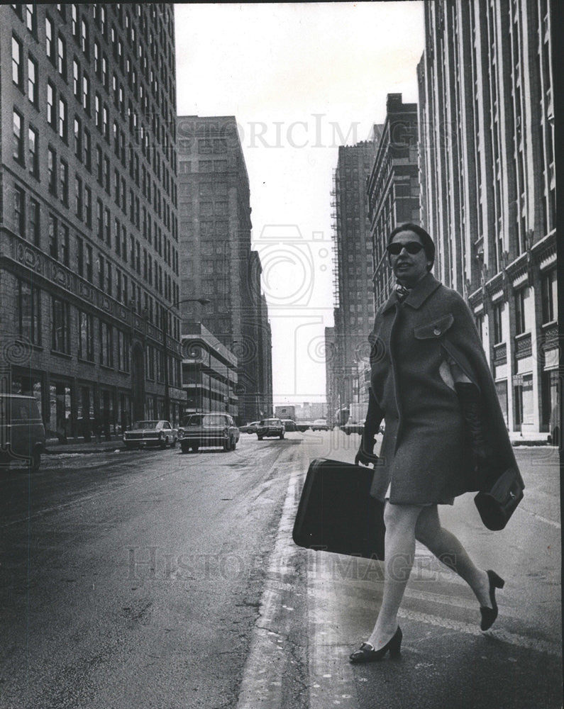 1970 Press Photo Mother Margie Newman Female Ragmen - Historic Images