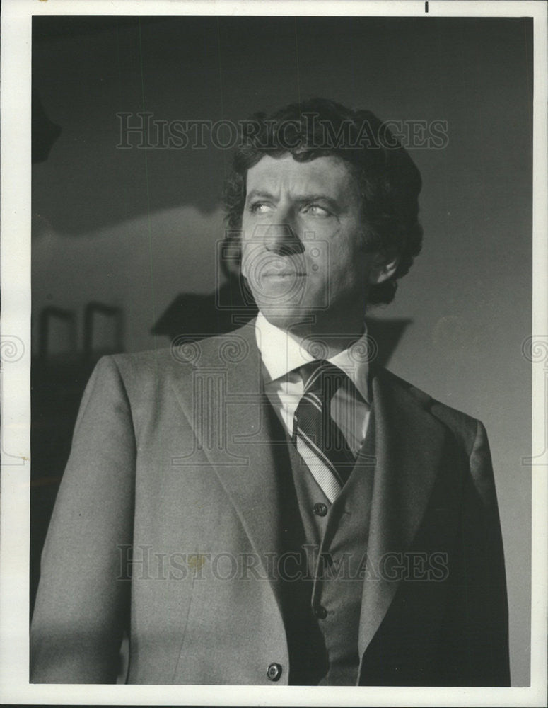 1974 Press Photo Barry Newman stars in &quot;Night Games&quot; - Historic Images