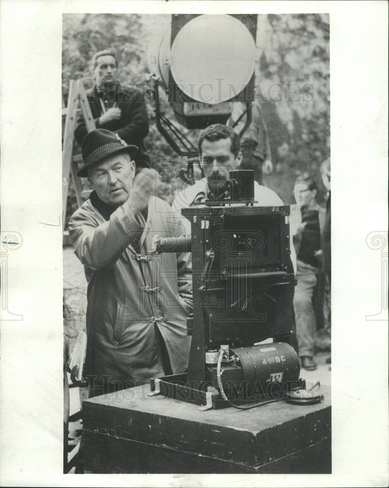 1969 Press Photo George Pal, Director, &quot;War of the Worlds&quot; - Historic Images