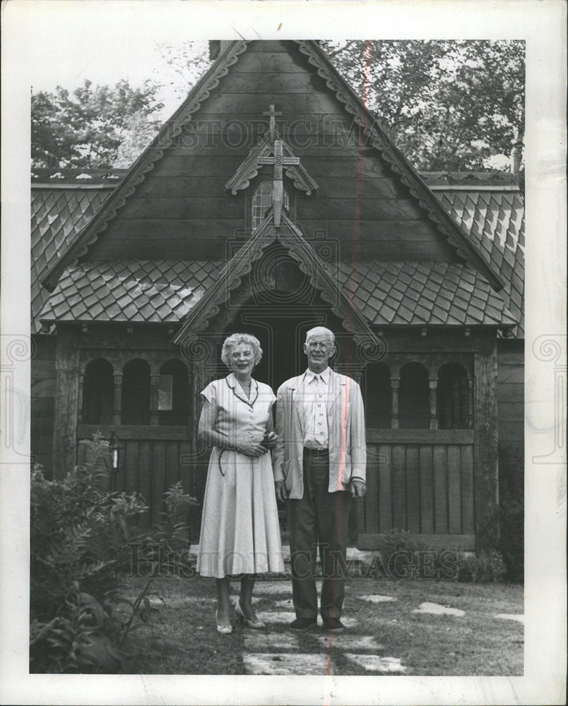 1953 Press Photo MR. MRS. DONALD S. BOYNTON NORWEGIAN CHAPEL - Historic Images