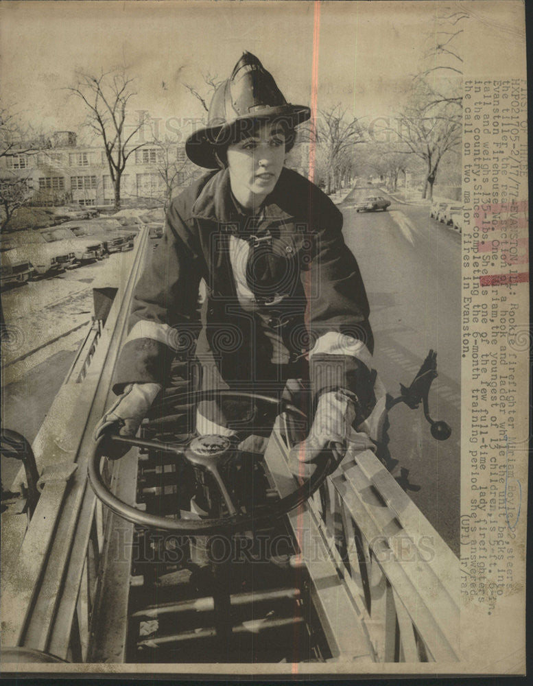 1977 Press Photo MIRIAM BOYLE ROOKIE FIREFIGHTER - Historic Images