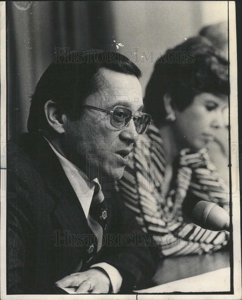 1974 Press Photo Joseph Tecson Chairman RTA Board State Illinois Building - Historic Images