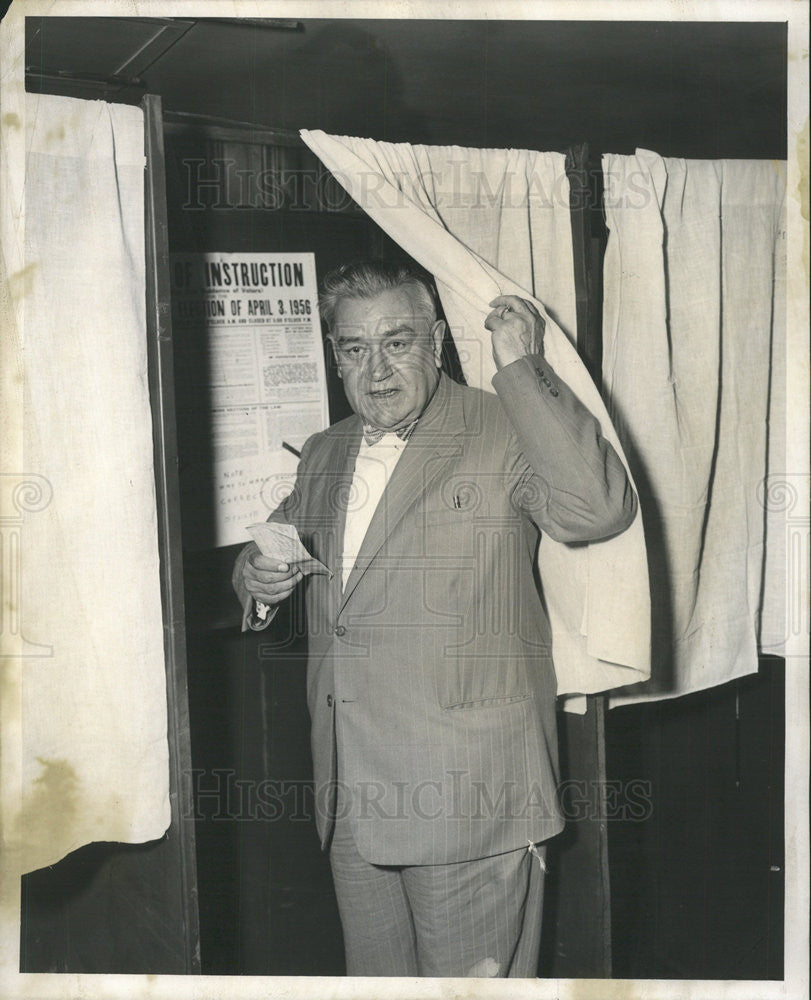 1956 Press Photo Pres of Board Henry J. Sandusky Cicero candidate for President - Historic Images