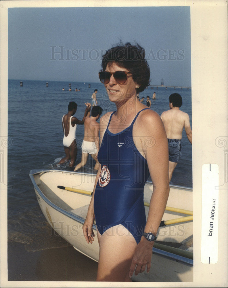 1989 Press Photo Janet McDonough Captain Lifeguards North Avenue Beach - Historic Images