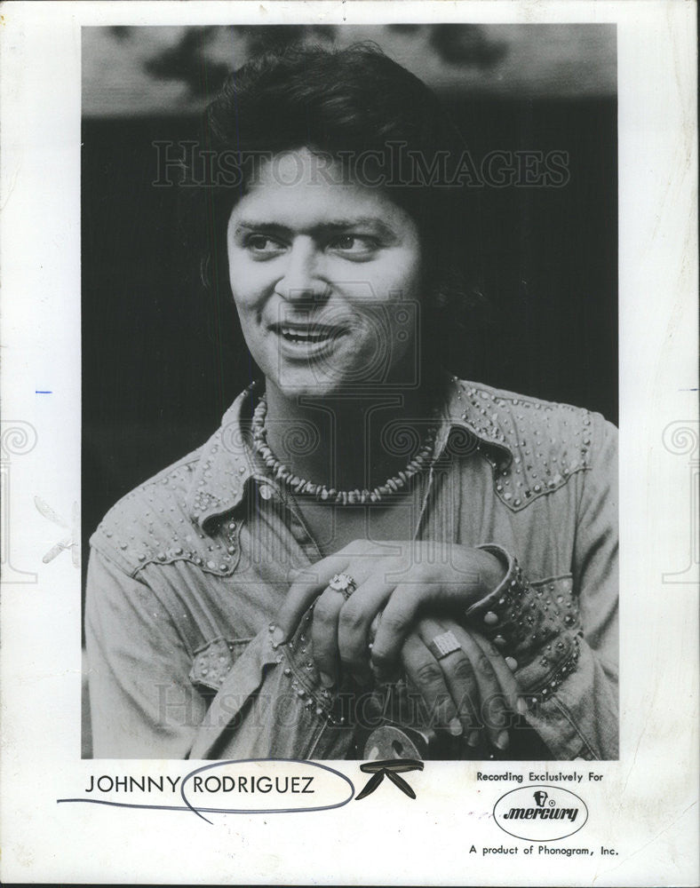 19784 Press Photo Johnny Rodriguez.entertainer - Historic Images