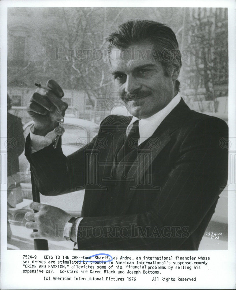 1976 Press Photo Omar Sharif in &quot;Crime And Passion&quot; - Historic Images