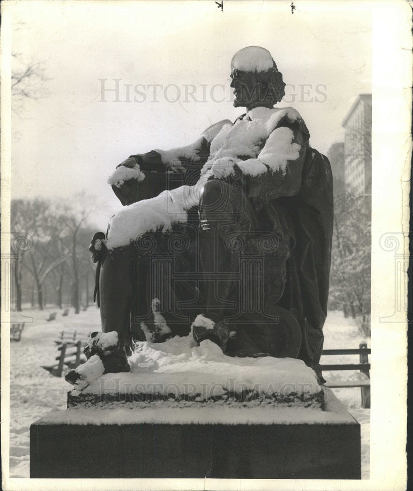 1931 Press Photo Statue of Shakespear - Historic Images