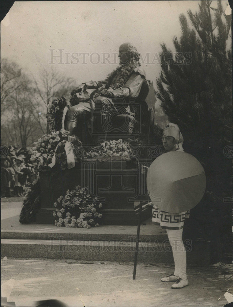 Press PhotoShakespear statue - Historic Images