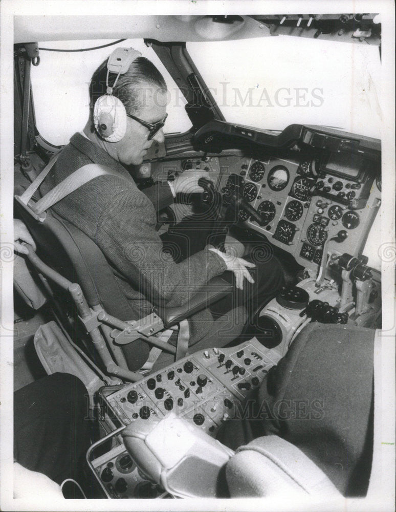 1966 Press Photo Britain&#39;s Prince Philip Pilot - Historic Images