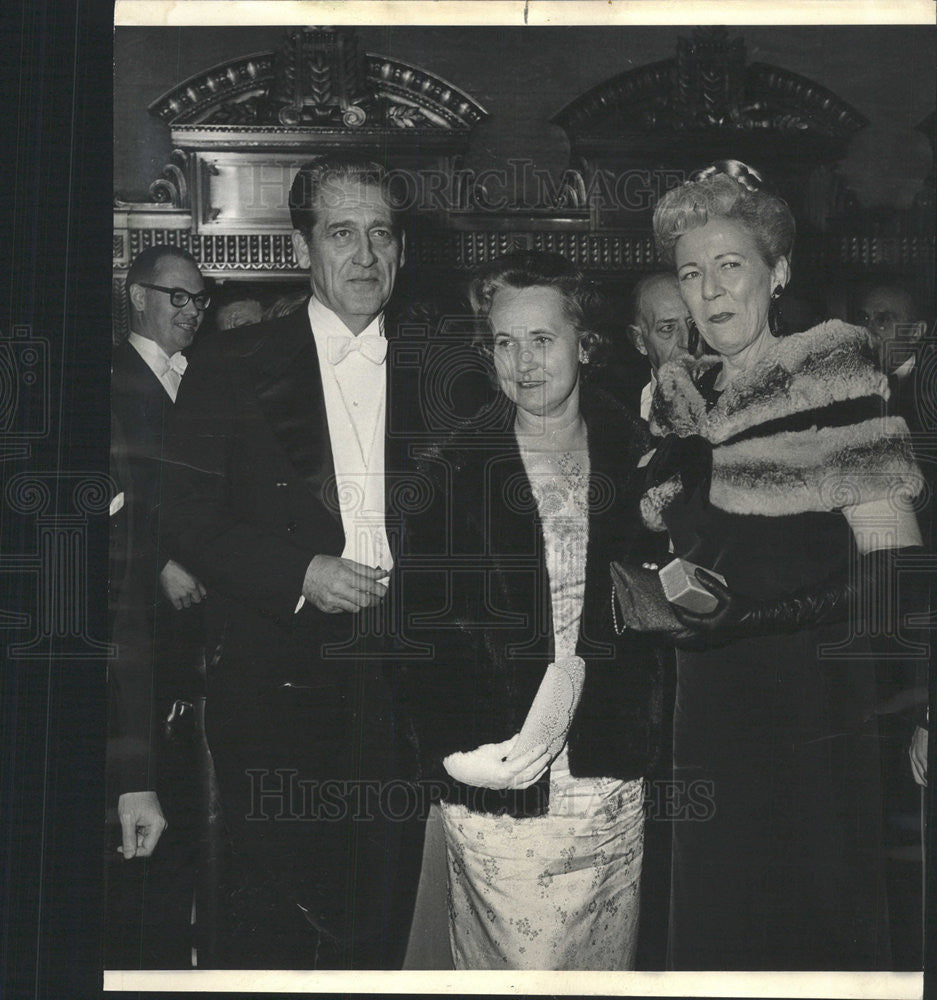 1966 Press Photo Schools Supt. and Mrs. James F. Redmond Opera House - Historic Images