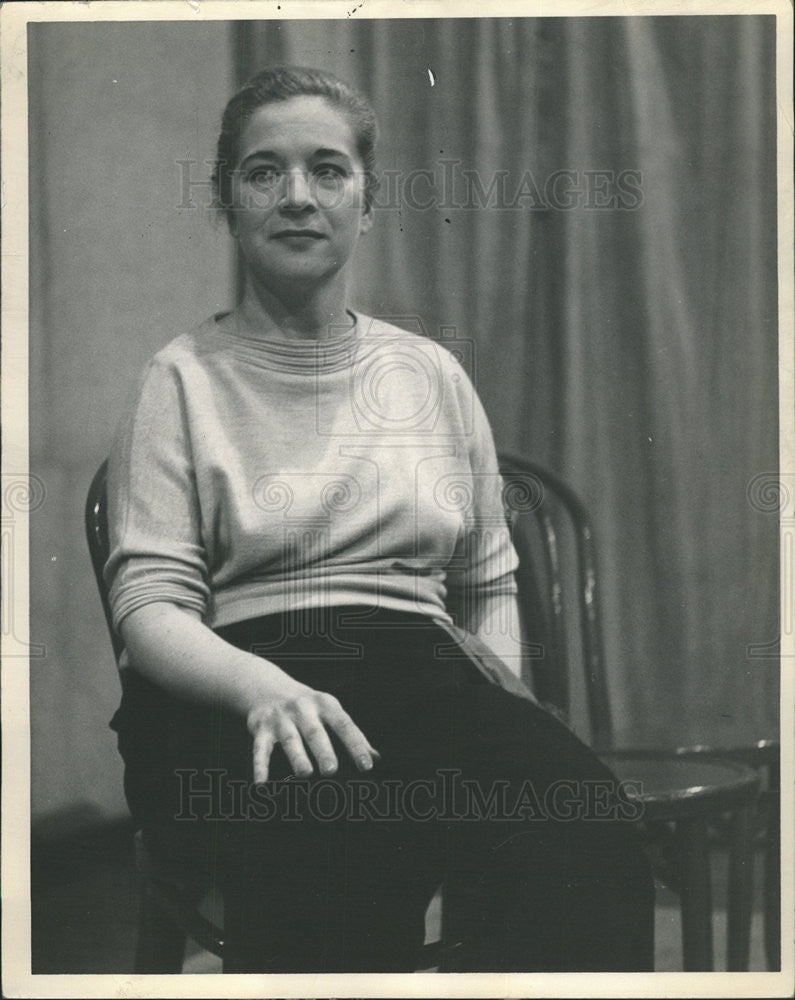 1958 Press Photo BERENIKI ROBBINS CHICAGO SCHOOL TEACHER DRAMA GROUP - Historic Images