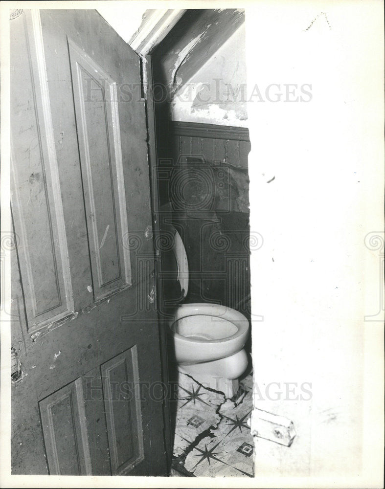 1963 Press Photo Jack Winkler Chicago Slum Illinois Violator - Historic Images