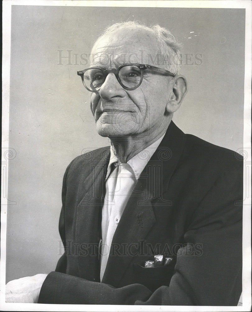 1958 Press Photo Willie Winek Chicago Sun-Times Newspaper Photojournalist - Historic Images