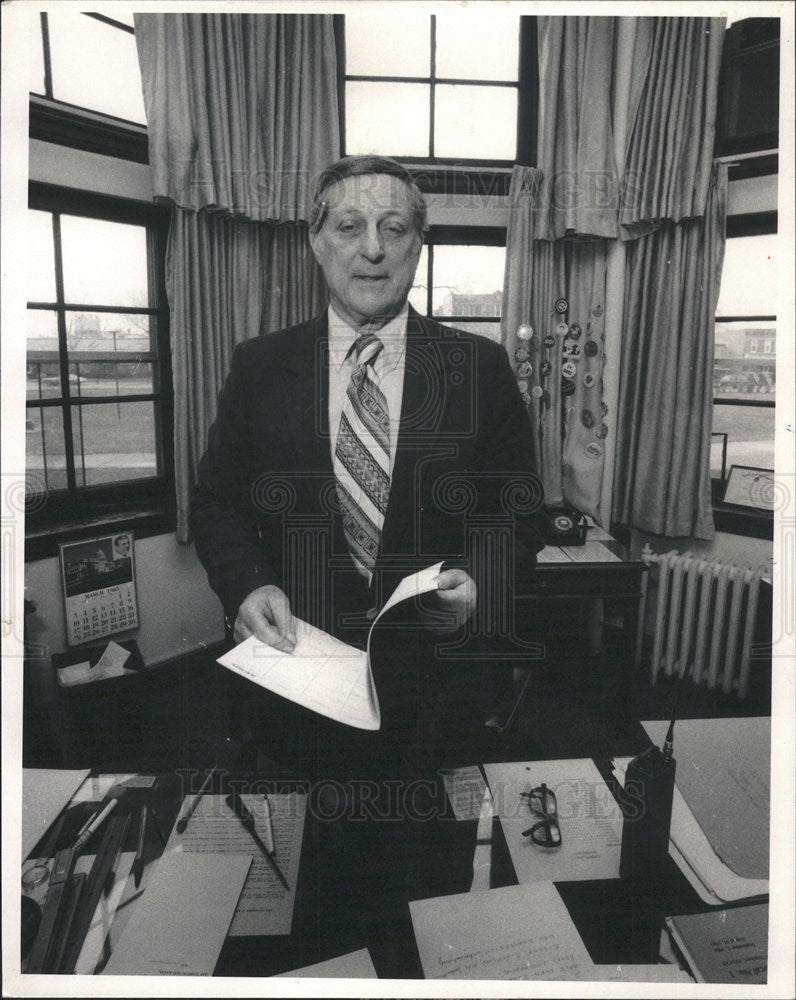 1985 Press Photo Norman E. Silber Chicago Illinois School Educator - Historic Images