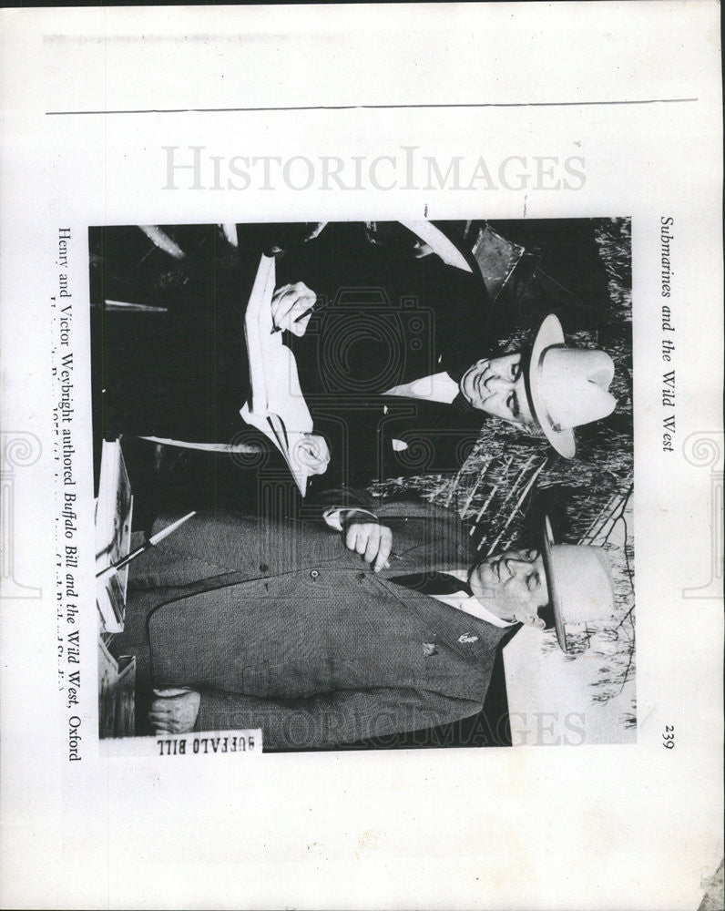 1970 Press Photo Henry Blackman Sell Chicago Daily New Book Pages Salesman Mich - Historic Images