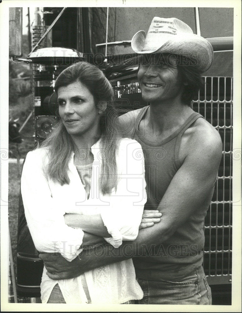 1980 Press Photo Jennifer Warren and James Brolin Play a Married Couple - Historic Images