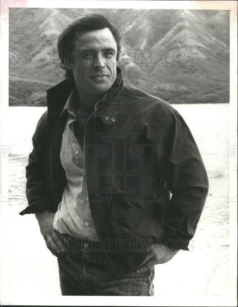 Press Photo Joe Penney Stars as high-living detective Jake Styles - Historic Images