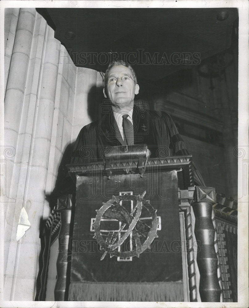 1955 Press Photo Leslie T Pennington First Unitarian Church Minister Pulpit - Historic Images