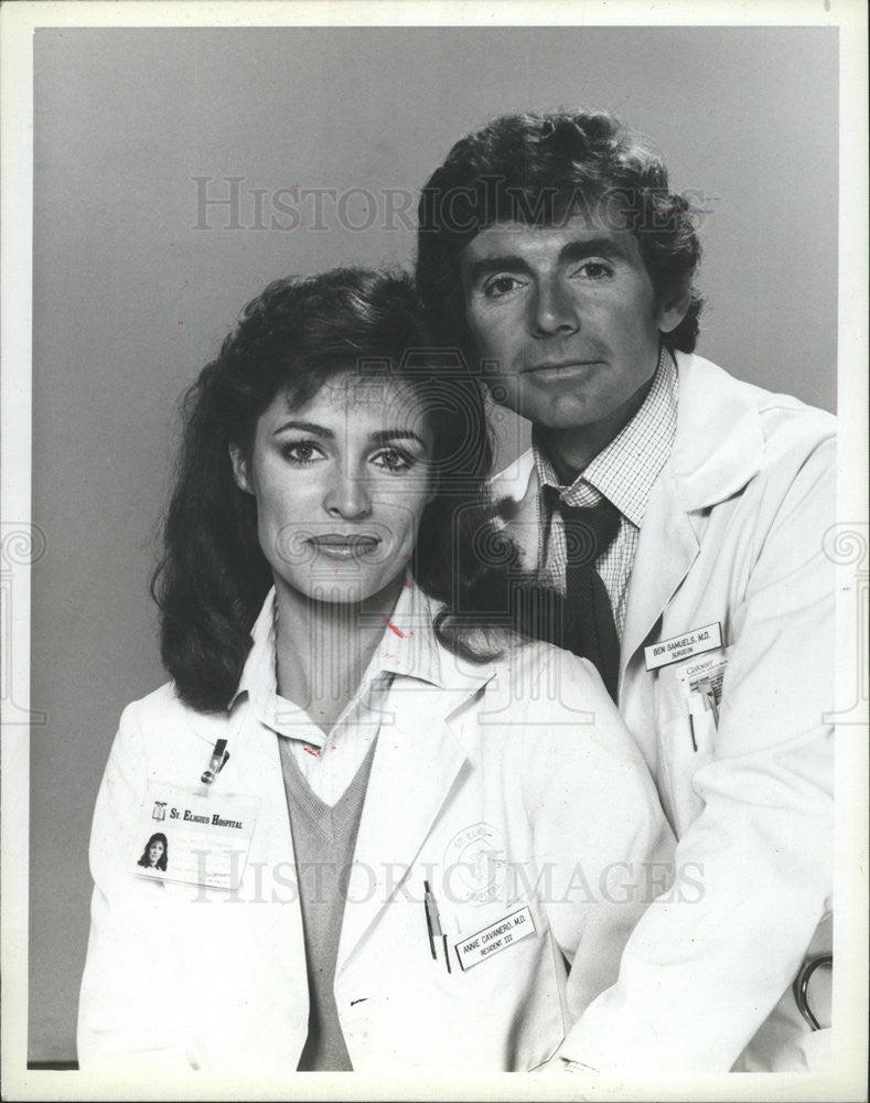 1982 Press Photo David Birney Actor Cynthia Sikes Actress &quot;St. Elsewhere&quot; drama - Historic Images