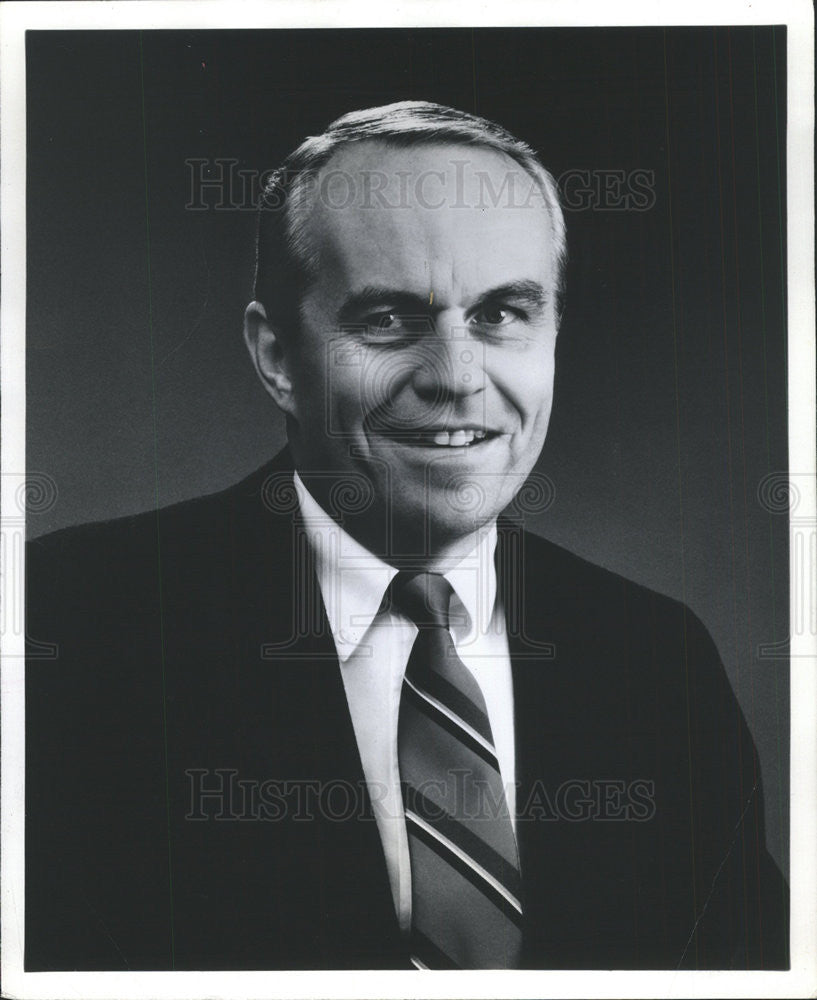 1988Press Photo Peter S. Wilmott, Chairman, President of Carson Prairie Scott Co - Historic Images