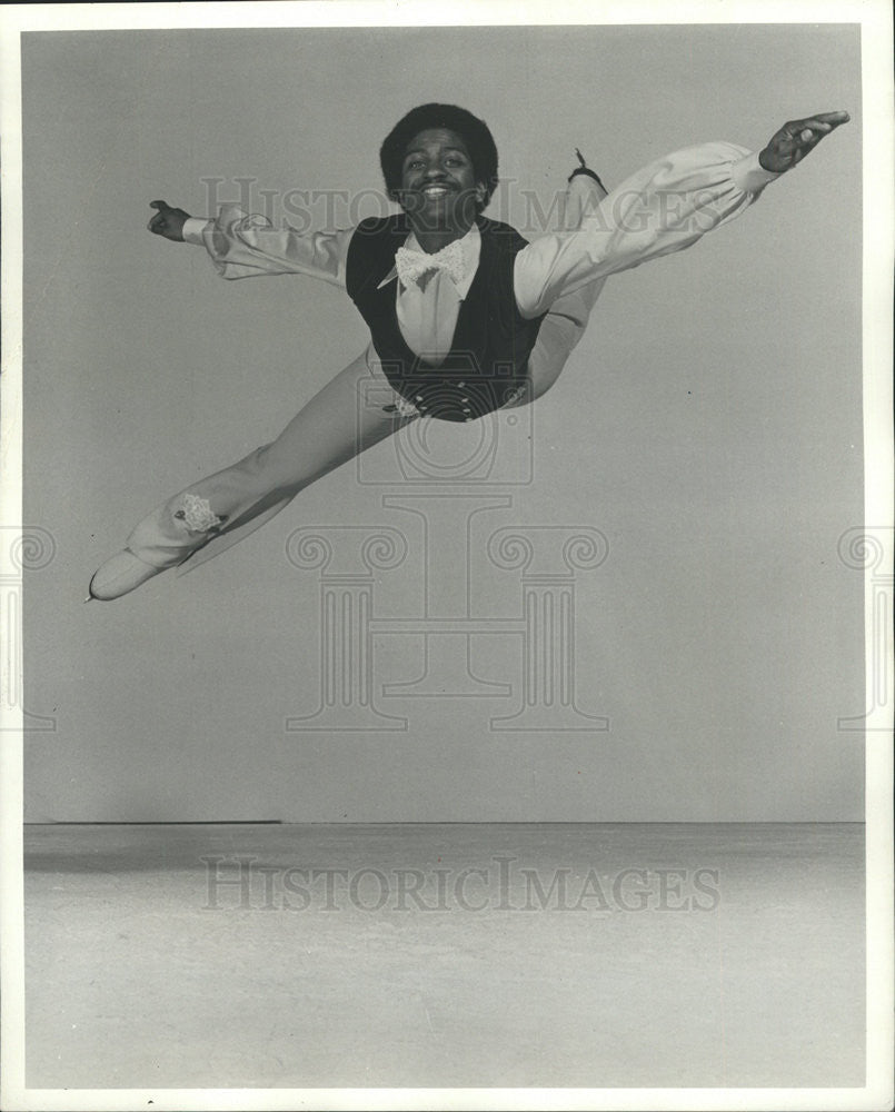 1974 Press Photo Atoy Wilson American Los Angeles Figure Skater - Historic Images