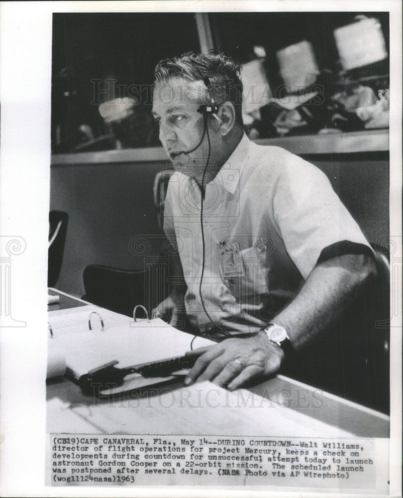 1963 Press Photo Walt Williams NASA Mercury Space Program Engineer - Historic Images