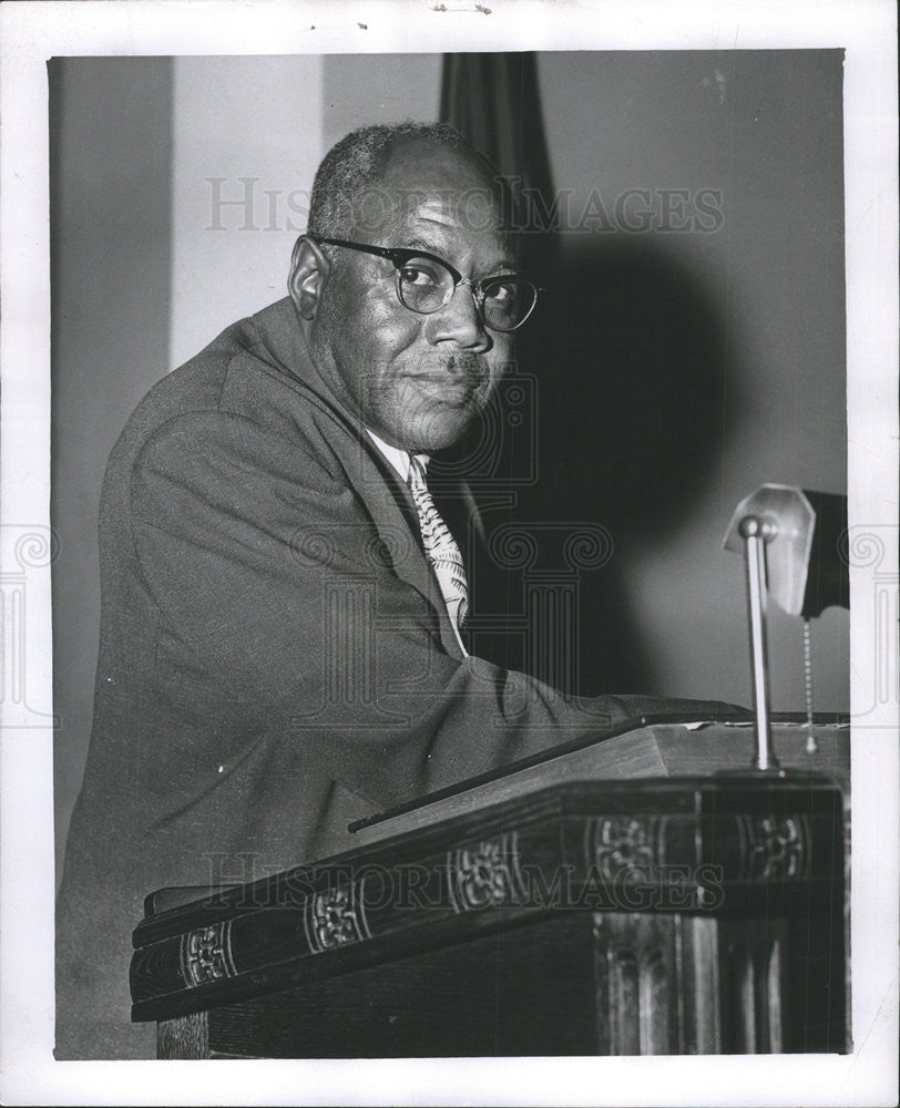 1958 Press Photo A L Reynolds American Rev Roman Catholic Church Chicago Ill - Historic Images