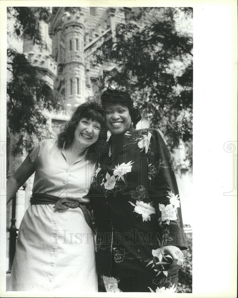 1986 Press Photo Julie Shannon Felicia Caldwell - Historic Images