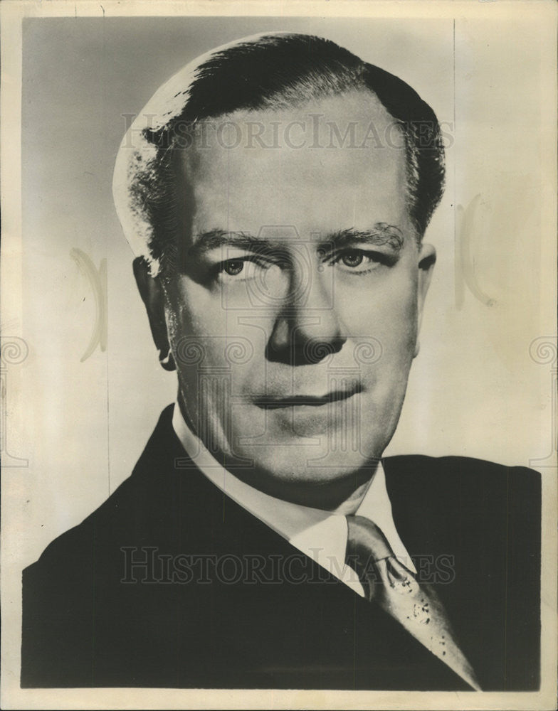 1956 Press Photo Cyril Richard Caeser and Cleopatra Actor - Historic Images