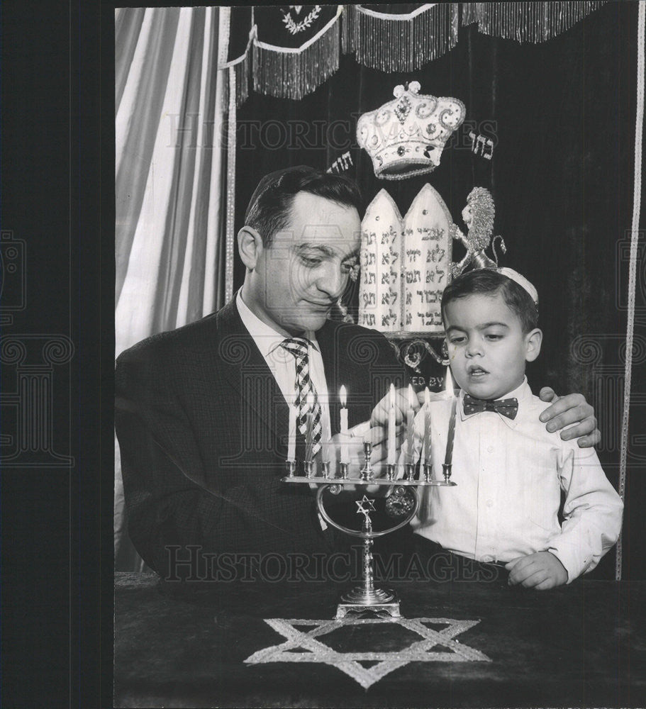 1956 Press Photo RABBI MORRIS J. NOBLE EDUCATIONAL DIRECTOR SON JERRY - Historic Images