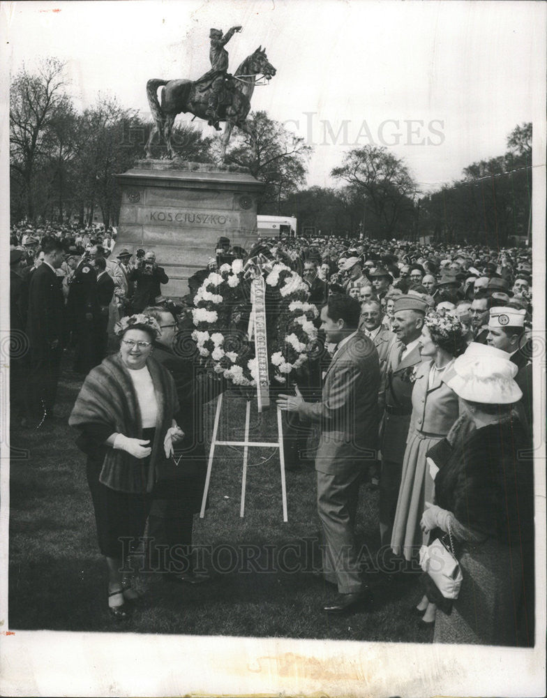 1960 Press Photo Vice President Nixon Honoring Polish General. - Historic Images