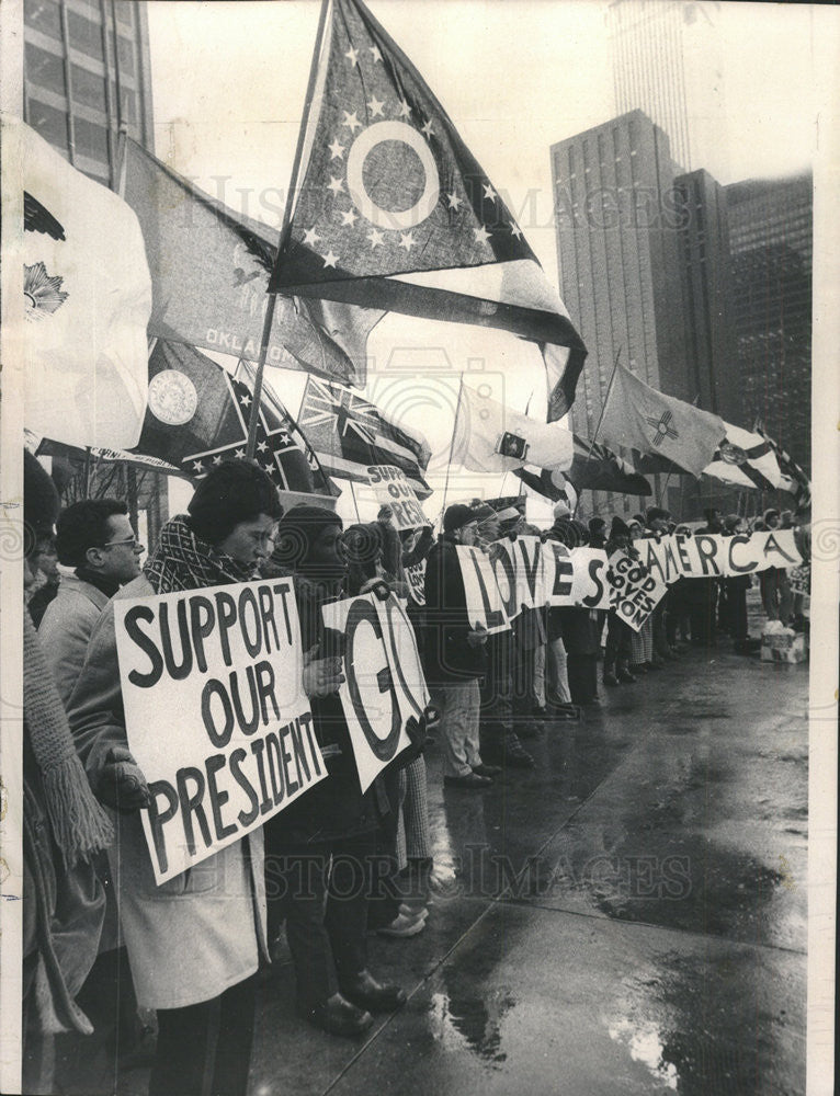 1974 Press Photo Richard Nixon Young Supporter - Historic Images