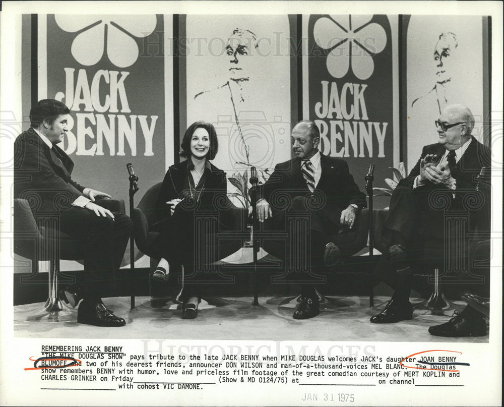 1975 Press Photo The Mike Douglas Show John Benny Blumoff - Historic Images