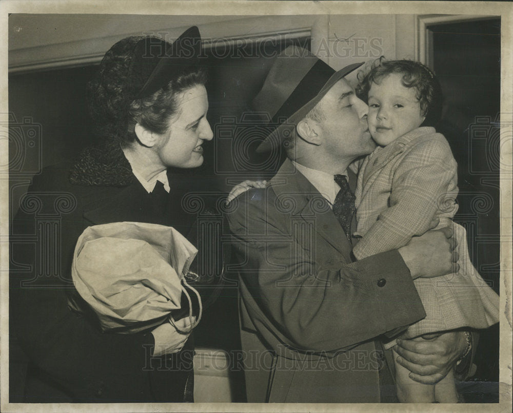 1948 Press Photo Noah Lawlis French Orphan Child - Historic Images