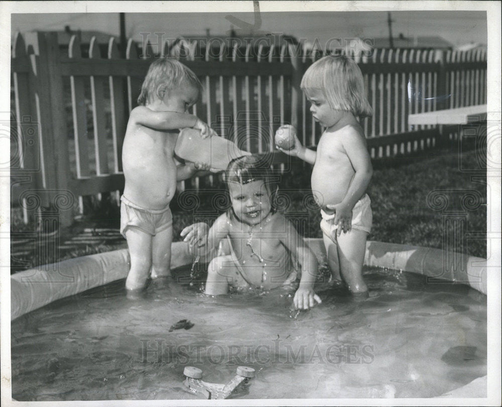 1957 Press Photo The Laux Triplets - Historic Images