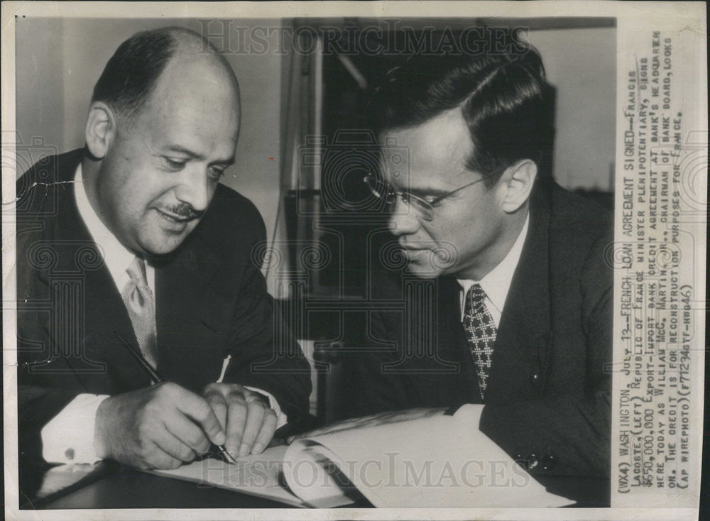 1946 Press Photo Francis Lacoste &amp;William MvcMartin sign export agreement - Historic Images