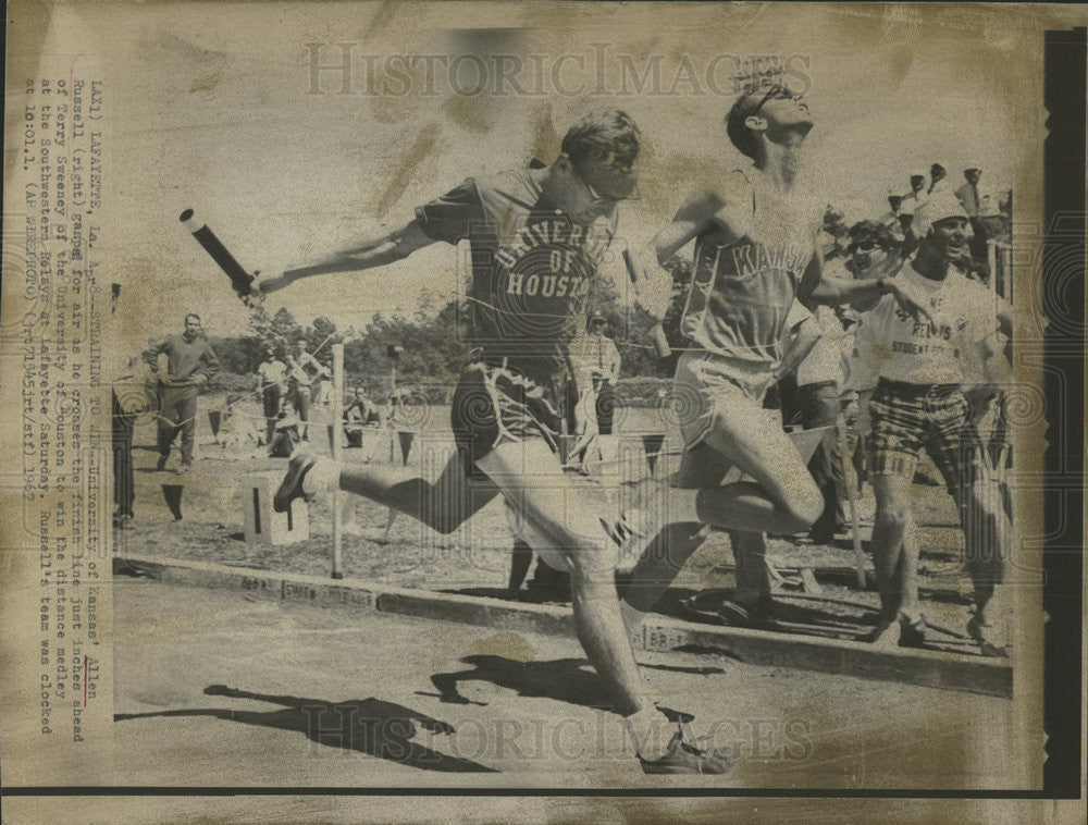 1967 Press Photo College Track &amp; Field - Historic Images