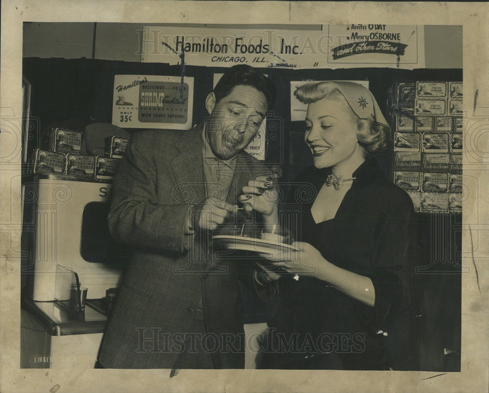 1949 Press Photo Singing stars Andy &amp; Della Russell - Historic Images