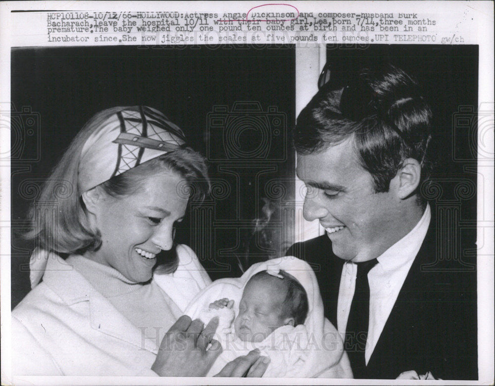 1966 Press Photo Angie Dickenson,Burt Bacharach with baby Lea - Historic Images