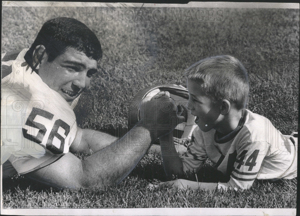 1970 Press Photo Larry Di Nardo Co-Captain Guard and Rusty Currem - Historic Images