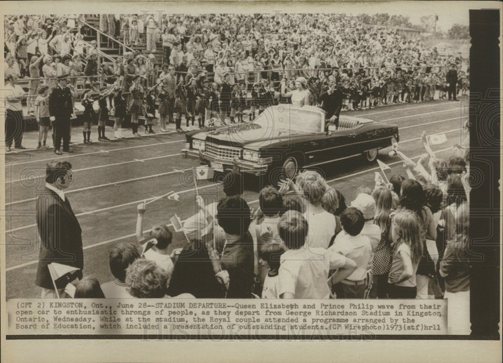 1973 Press Photo Queen Elizabeth II/Prince Philip Visit Ontario Stadium - Historic Images