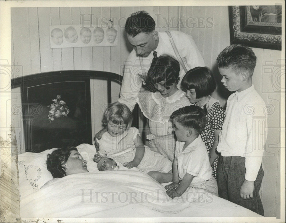 1936 Press Photo Mrs. Olivia Dionne with their New Baby Boy Named Robert - Historic Images