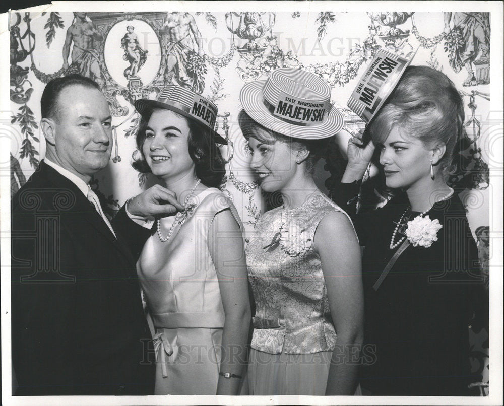 Press PhotoChester Majewski,Diane McLeod,Jery Wlodyga,Carol Judd - Historic Images