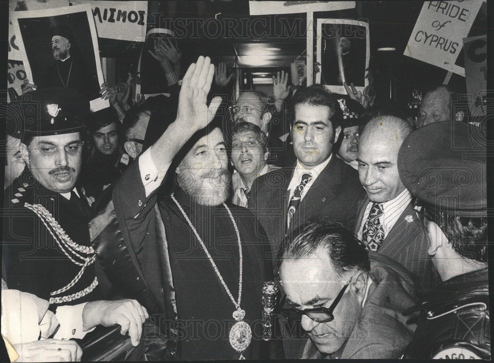 1974 Press Photo Archbisho[ Makarios,from Greece - Historic Images