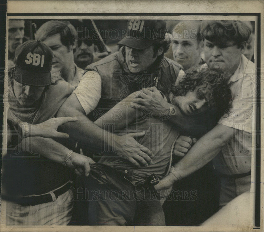 1975 Press Photo Morrey Joe Campbell  suspected of killing 2 officers - Historic Images