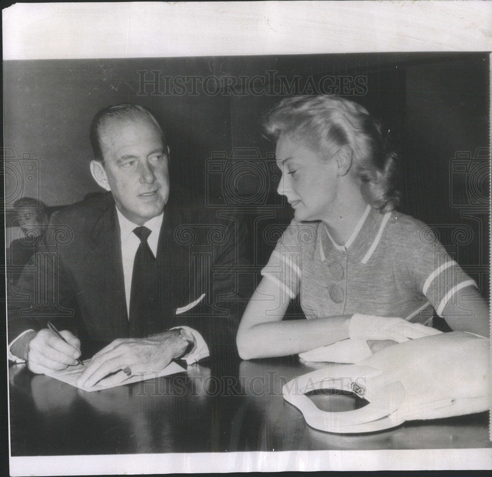 1956 Press Photo Columnist Walter Winchell&#39;s Daughter Walda Winchell von Dehn - Historic Images