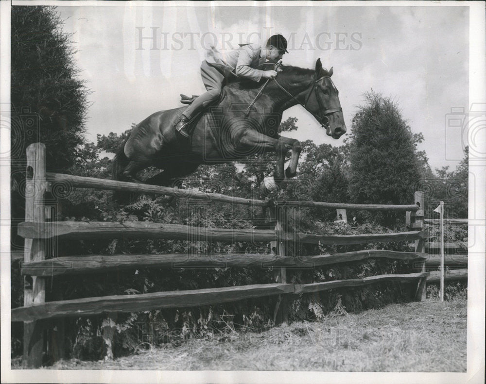 1954 Press Photo ARTHUR MCCASHIN HORSE RACER - Historic Images