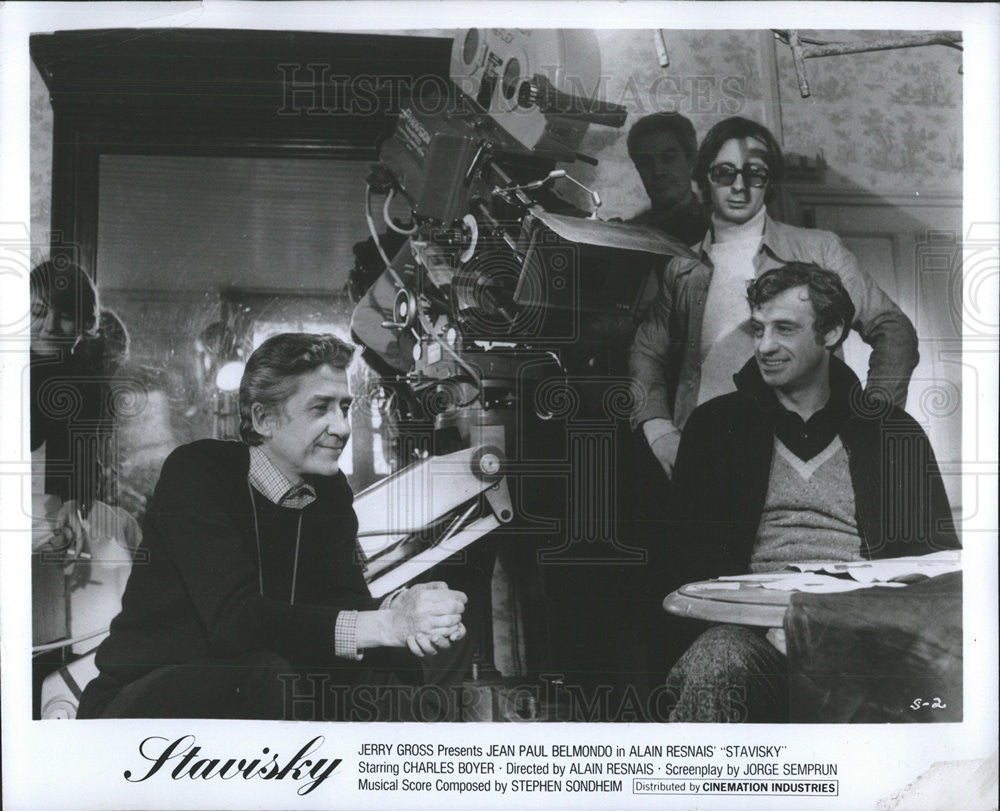 1975 Press Photo Director Alain Resnais And Jean Paul Belmondo in  &quot;Stavisky&quot; - Historic Images